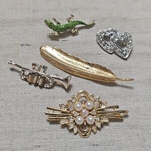 Vintage MCM Small Brooch Pin Lot 5 Lizard Trumpet Rhinestone Heart